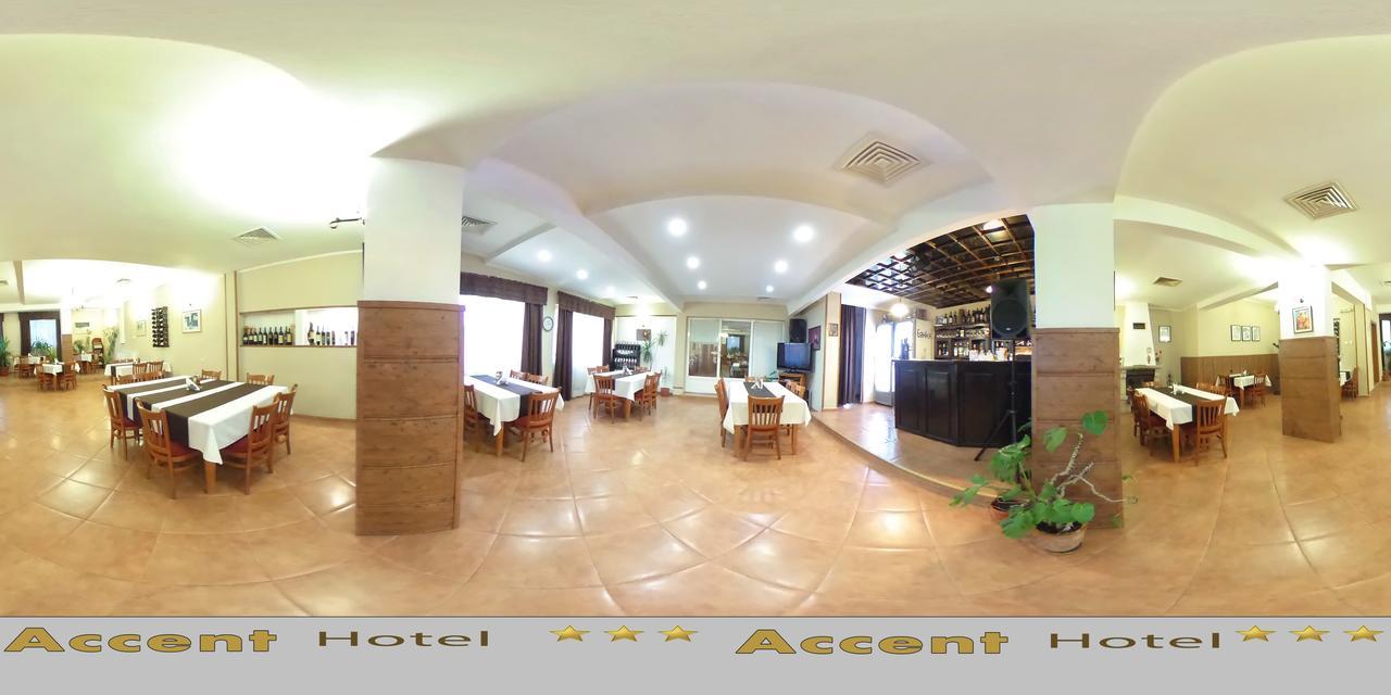 Family Hotel Accent Razgrad エクステリア 写真