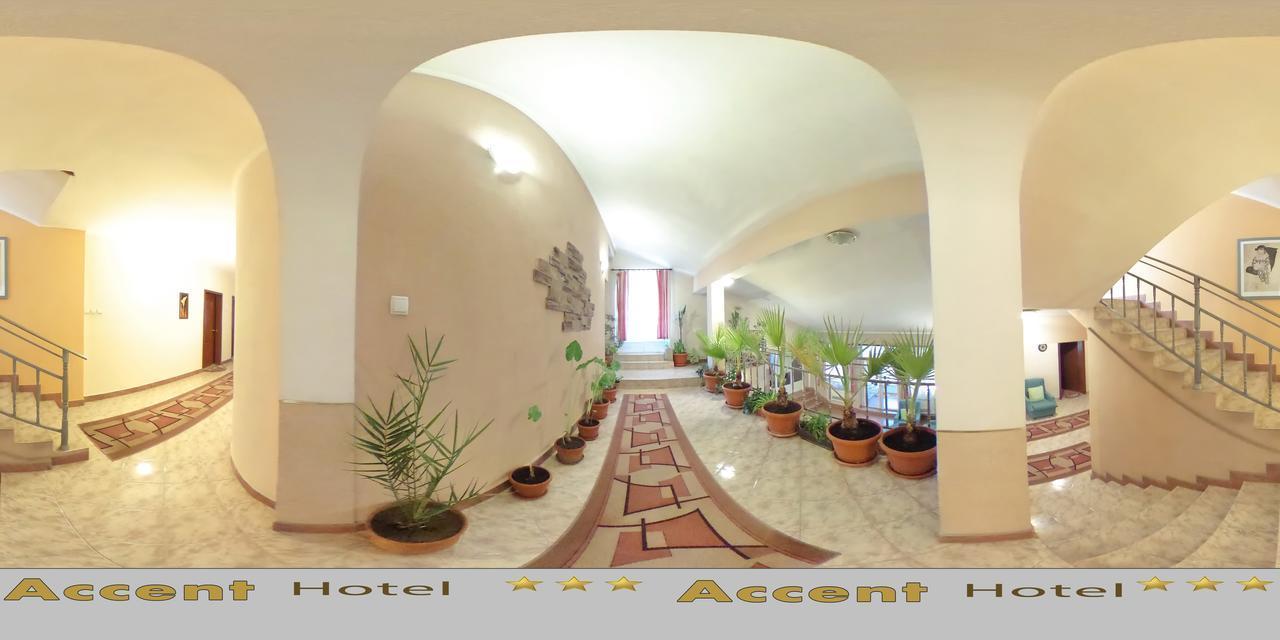 Family Hotel Accent Razgrad エクステリア 写真